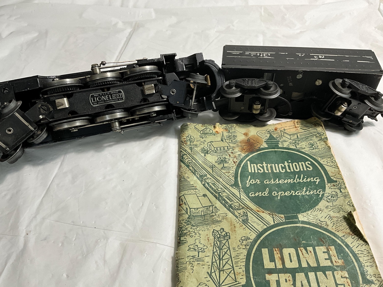 Lionel Electric Trains Lionel 027 Steam With 221W Tender