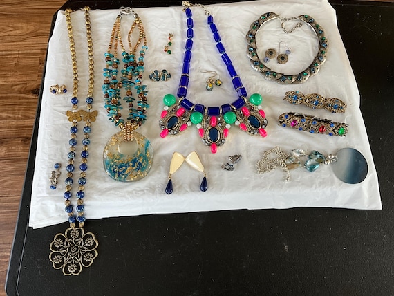 Predominantly Blue Multicolor - BOLD STATEMENT Co… - image 1