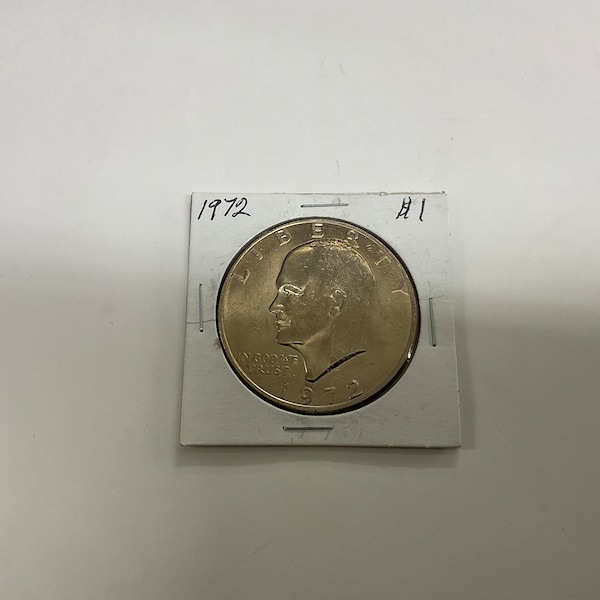 1972 - Eisenhower (Ike) Dollar Coin - No 16072 - In a Protective 2x2