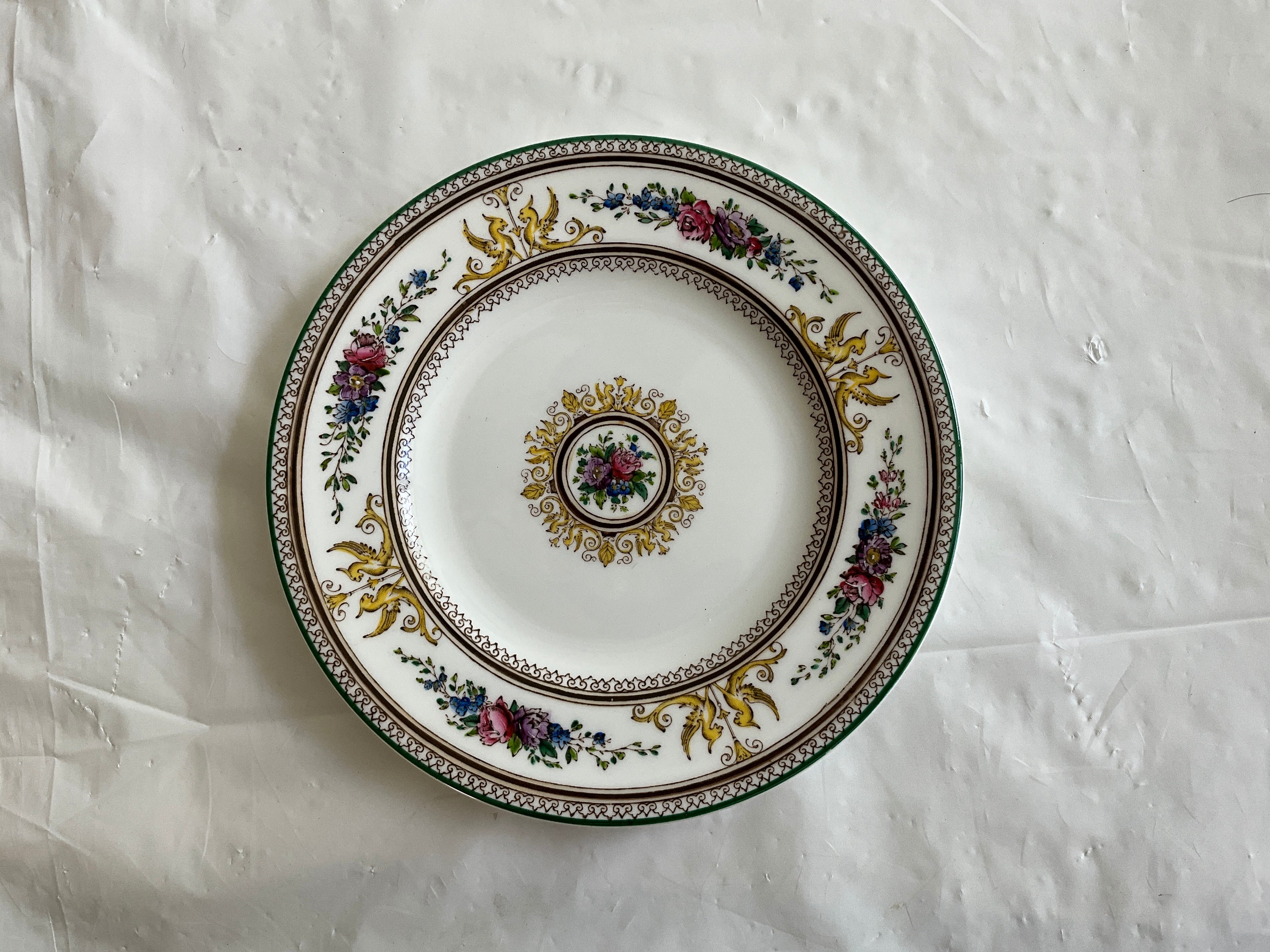 　Bone China Discontinued Wedgwood Bone China Pattern ('24-'97) Columbia White
