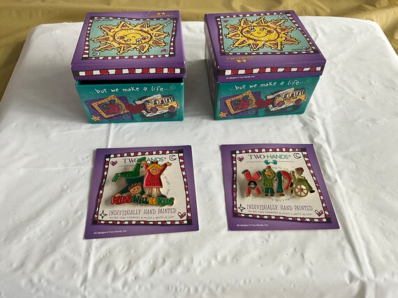 Pair - Two Hands Individually Hand Painted Brooch… - image 3