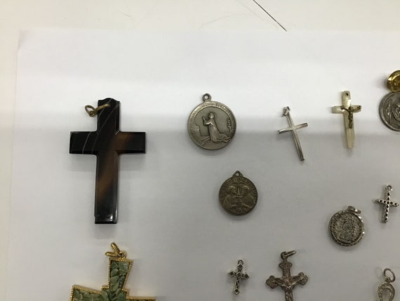 Vintage crosses and metals - image 6
