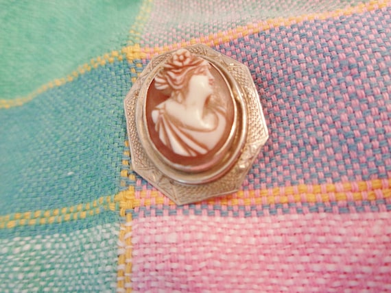 Ornate Antique Victorian 10K White Gold Cameo Pin - image 1