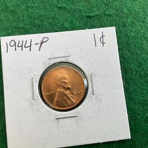 1944-P - Lincoln Wheat Cent Penny - Coin No 17999 - In a Protective 2x2