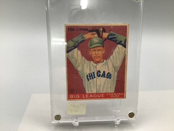 1933 Goudey Big League Chewing Gum - Ted Lyons (Chicago White Sox) Baseball  Card No 7 - One in a Series of 240 Baseball Stars