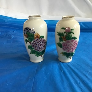 Pair - Homco Modified Ginger Jar Vases with Gorgeous Floral Designs Trimmed Out in Metallic Goldtone - Each = 4”T