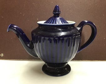 Vintage Hall China Cobalt Blue 6-Cup Ribbed Teapot w/ Pedestal