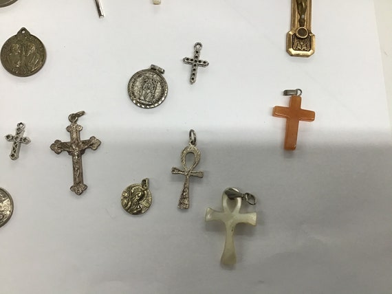Vintage crosses and metals - image 4