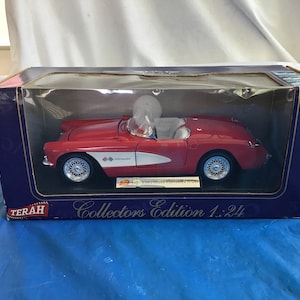 FREE SHIPPING Vintage 1990s Burago 1/18 1957 Chevrolet Red/white Corvette  W/fuel Injection 