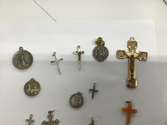 Vintage crosses and metals - image 5