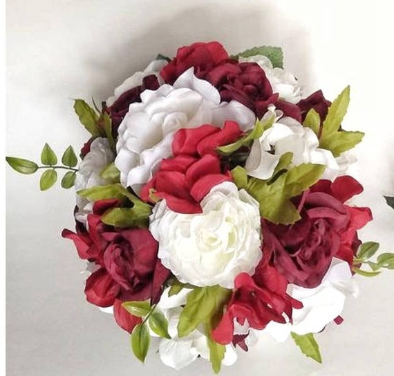Ramo de Borgoña flores en color burdeos y blanco boda de - Etsy México Ramo de Borgoña flores en color burdeos y blanco boda de - Etsy México
