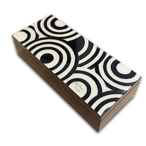 Joyero de madera con incrustaciones 23 x 10 cm "Diseño de círculos en blanco y negro"