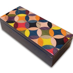Joyero de madera con incrustaciones 23 x 10 cm "Diseño Estrella Arcoiris"