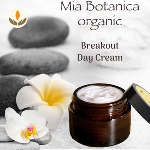Organic Breakout Day Cream – Hydrate without clogging pores or dangerous chemicals. also, with probiotics and nutrients for oily or dry skin