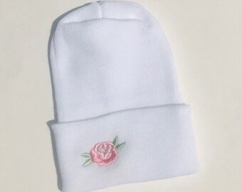 Embroidered baby hat, embroidered baby gift, embroidered hospital hat, hospital hat with flowe, personalized baby hat, baby hospital hat