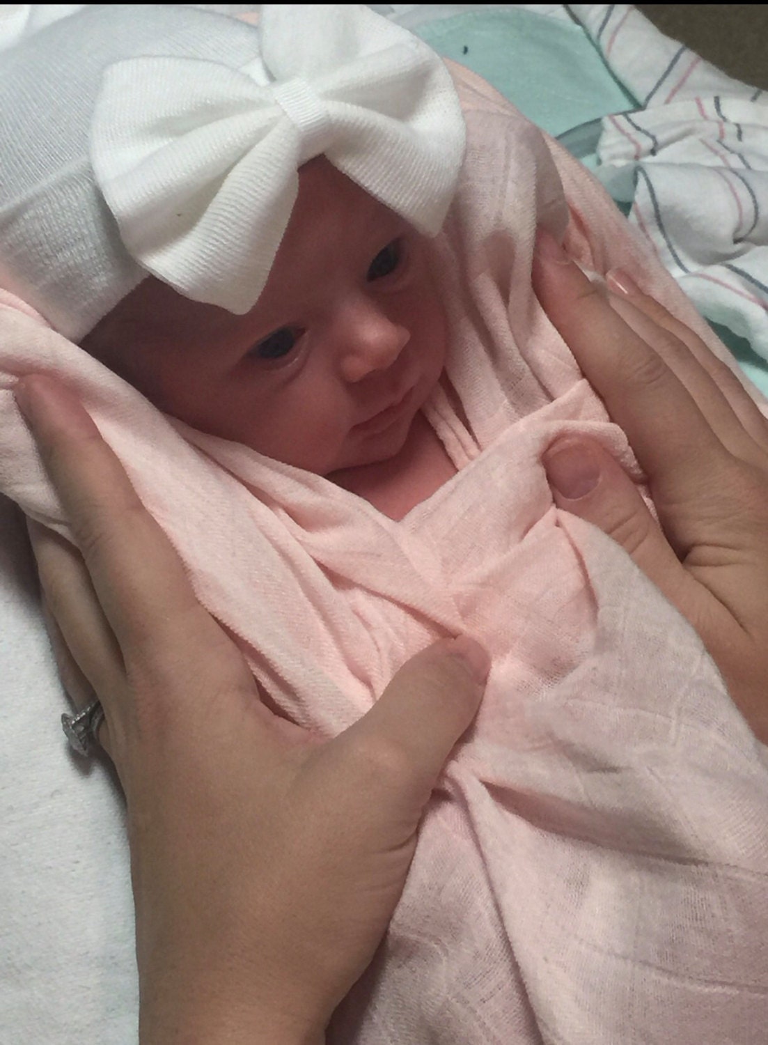 White baby hat, white newborn hat, newborn beanie, baby hospital hat, baby hat, hospital hat with bow, newborn bow hat, hospital bow hat