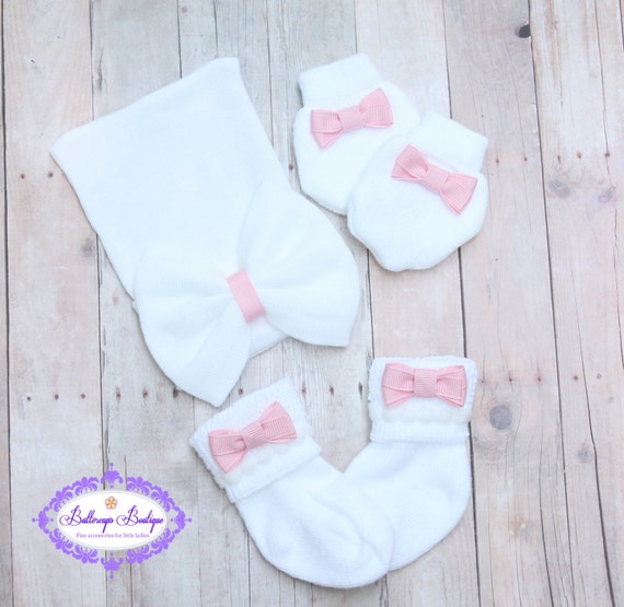 socks and mittens newborn