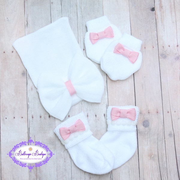 Newborn outfit, hospital hat set, newborn hat socks mittens, girl hospital hat, coming home outfit, baby socks, newborn mittens,  baby socks