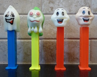 Lot of 8 PEZ Glowing Ghosts Dispensers Euro Cards **FREE SHIPPING** 