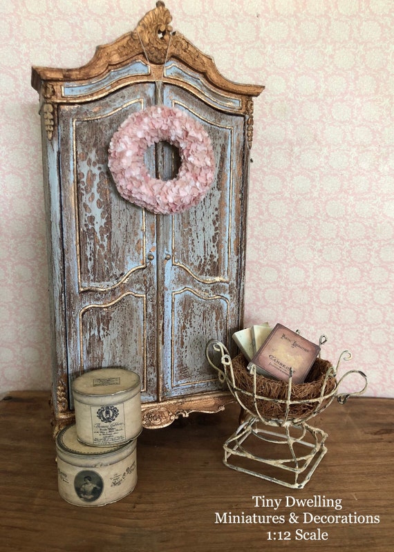 dollhouse decor