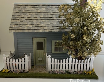 Dollhouse, 1:24 Scale Dollhouse, Miniature Cottage, Dollhouse Cottage, Cape Cod Cottage Dollhouse