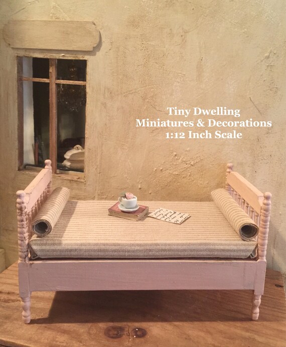 bed miniature