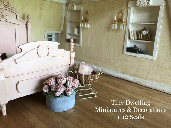 dollhouse decor
