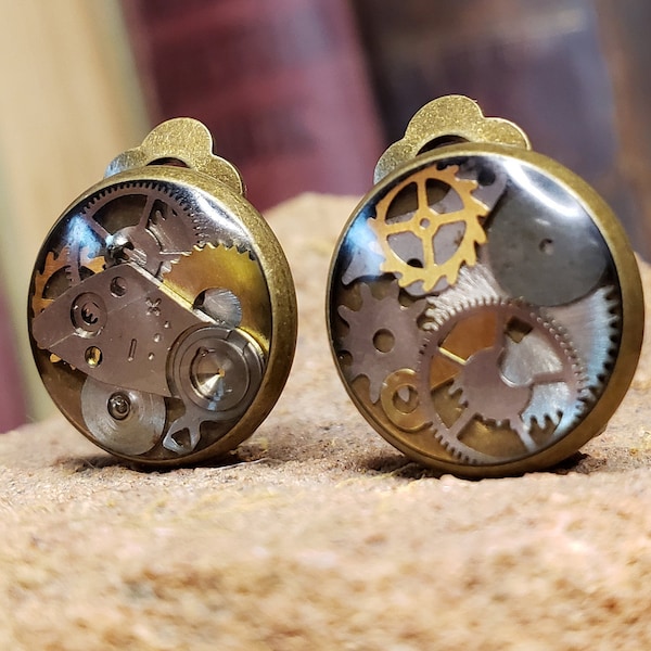 Clip On Earrings Steampunk Watch Parts Gears in Bronze Bezel for Non-Pierced Ears Victorian Cosplay Gothic Birthday Graduation Wedding Gift