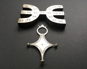 Pendentif Croix Berbère D'Agadès En Argent – Occasion, Pièce Ethnique Unique, Argenté