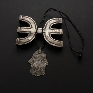 KHAMSA,HAMSA,Hand of Fatima,Hand of Miriam,Berber amulet,Berber silver,Berber jewelry,African amulet,ethnic jewelry,Berber talisman,hand