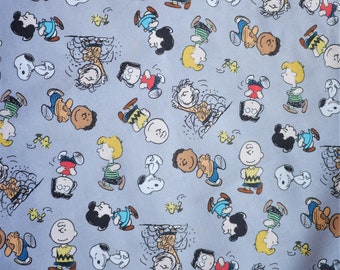 Snoopy & Friends Cotton Quilting Fabric or Metre 50x115cm, 20"x45" Brand New 