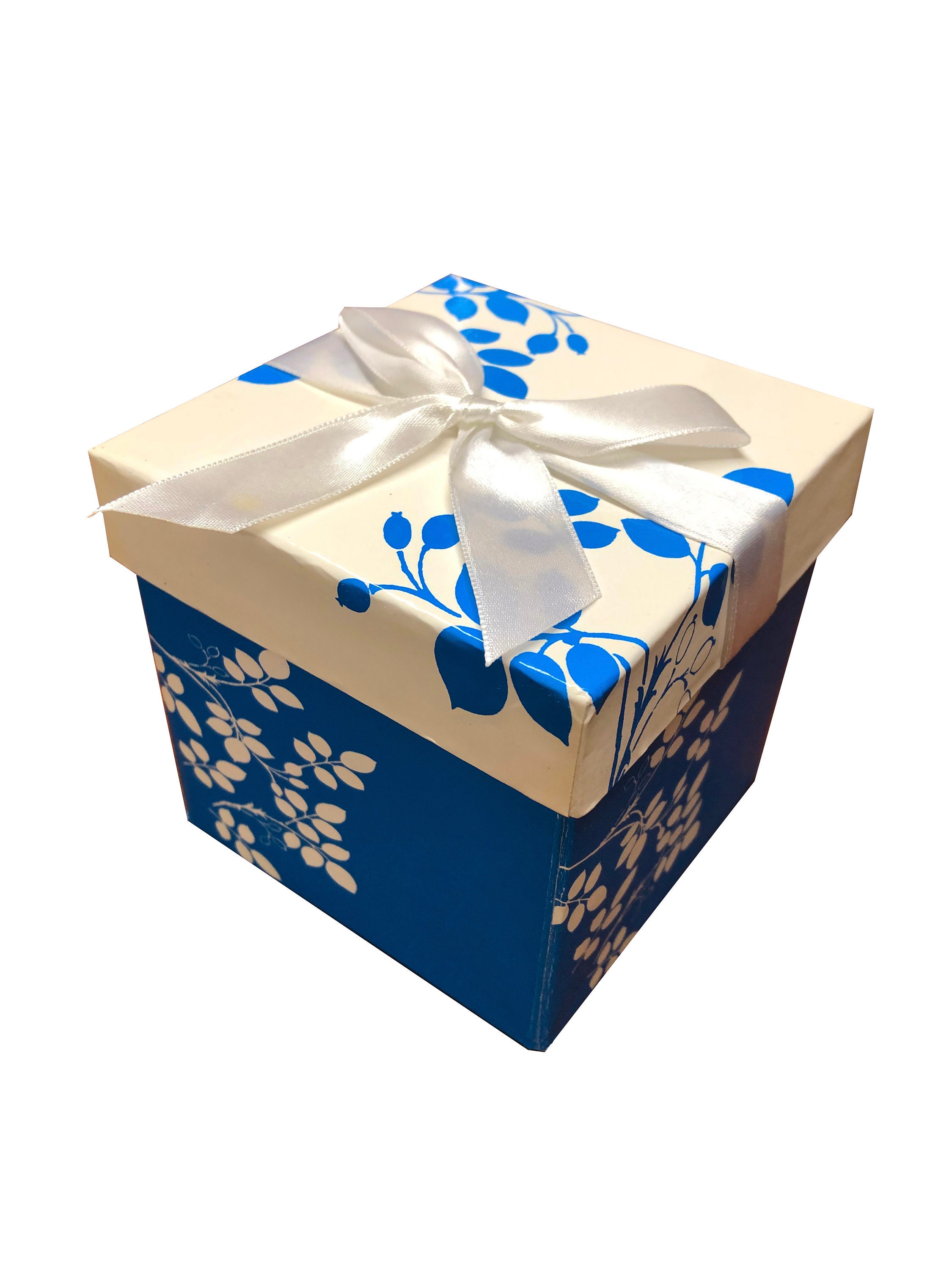 Вручение подарка. Think gift. Think gift. Think gift. Получи подарок.