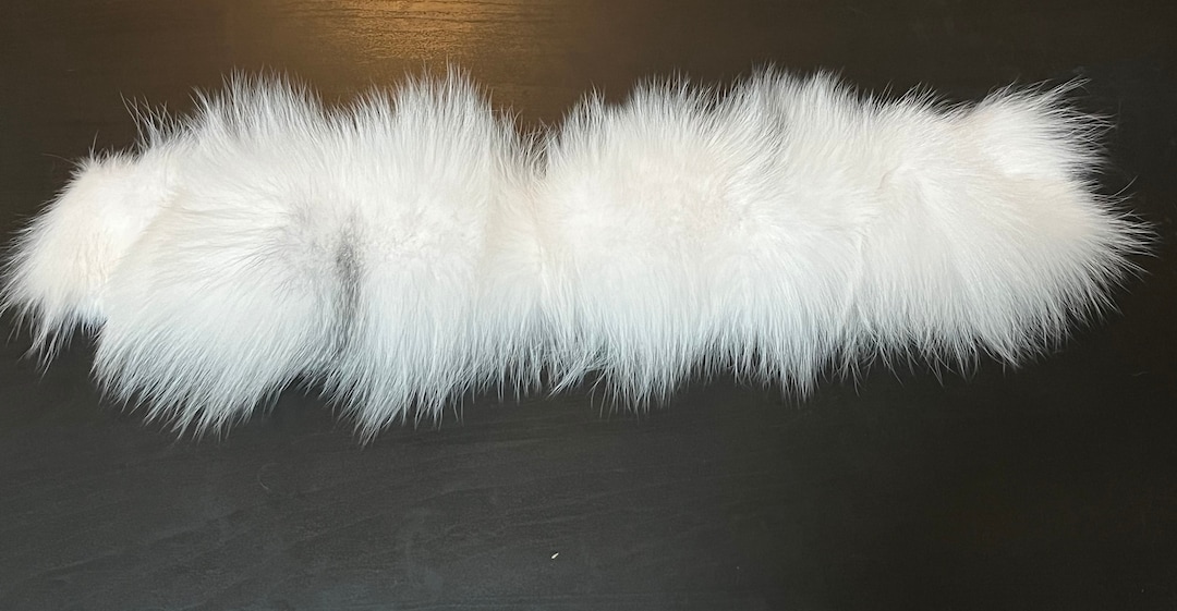 Natural White Arctic Marble Fox Fur Hood Ruff 21.5 X 2.5 Grosgrain