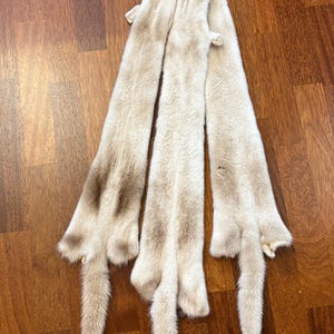 XL Frosty Marble Ranch Mink Pelts Rare Color Otter Sized 3 Colors