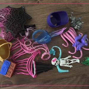 Monster High Puppenkleidung und Zubehör