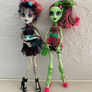 Monster High Dolls Rochelle and Venus McFflytrap