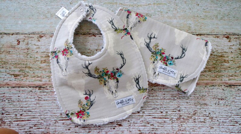 Bib and Burp Set -Blue Floral Scalloped Edge