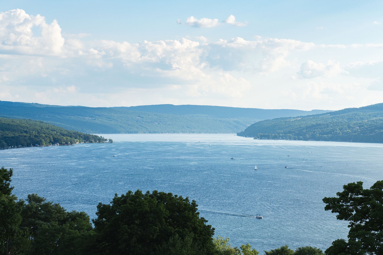 Keuka Lake Center Téléchargement numérique. Bluff Point View. Keuka
