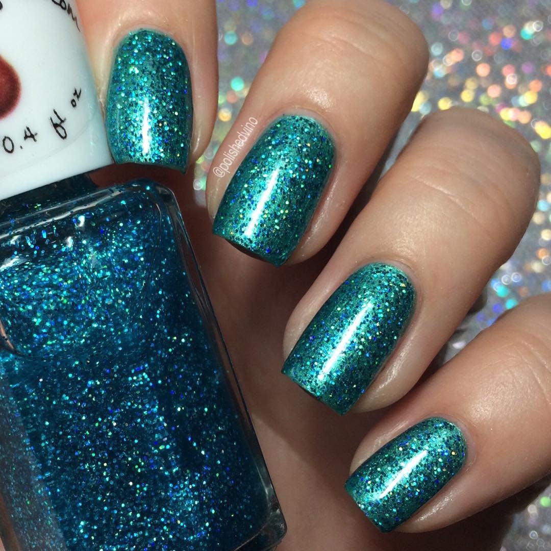 2025 Shimmering Peacock Nails: A Dreamy Revival