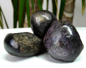 Rubí Estrella Natural en Bruto: Piedra de Fuerza y Protección.