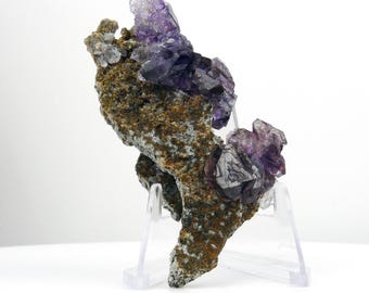 Amatista Karur: Cristales miniatura excepcionales en la roca madre | Tamil Nadu, India