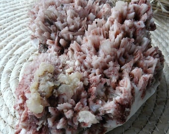 Raro - Mordenita rosa + Estilbita + Calcita – Espécimen mineral excepcional 1,5 kg – India