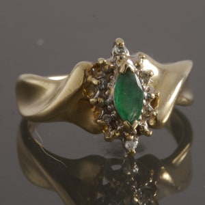 Estate Vintage 10K Yellow Gold Natural Marquise Emerald  Diamond Accent Bypass Ring