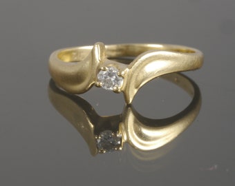Vintage 14k Yellow Gold Diamond Solitaire Bypass Engagement Ring