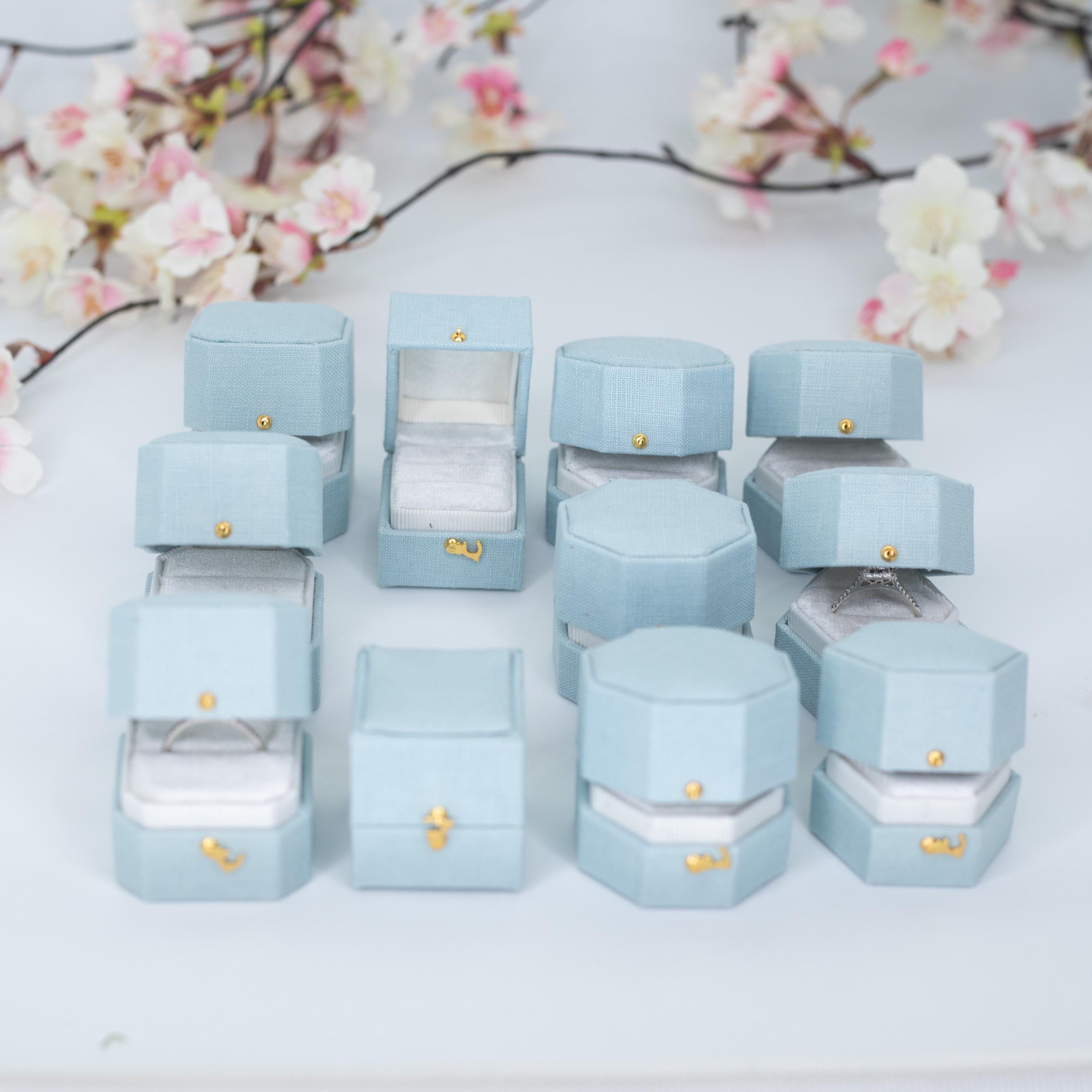 丸い青い指輪の箱 - Etsy 日本