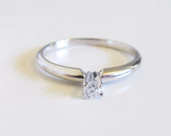 Vintage 0.10ct Diamond Solitaire Engagement Ring 14k White Gold