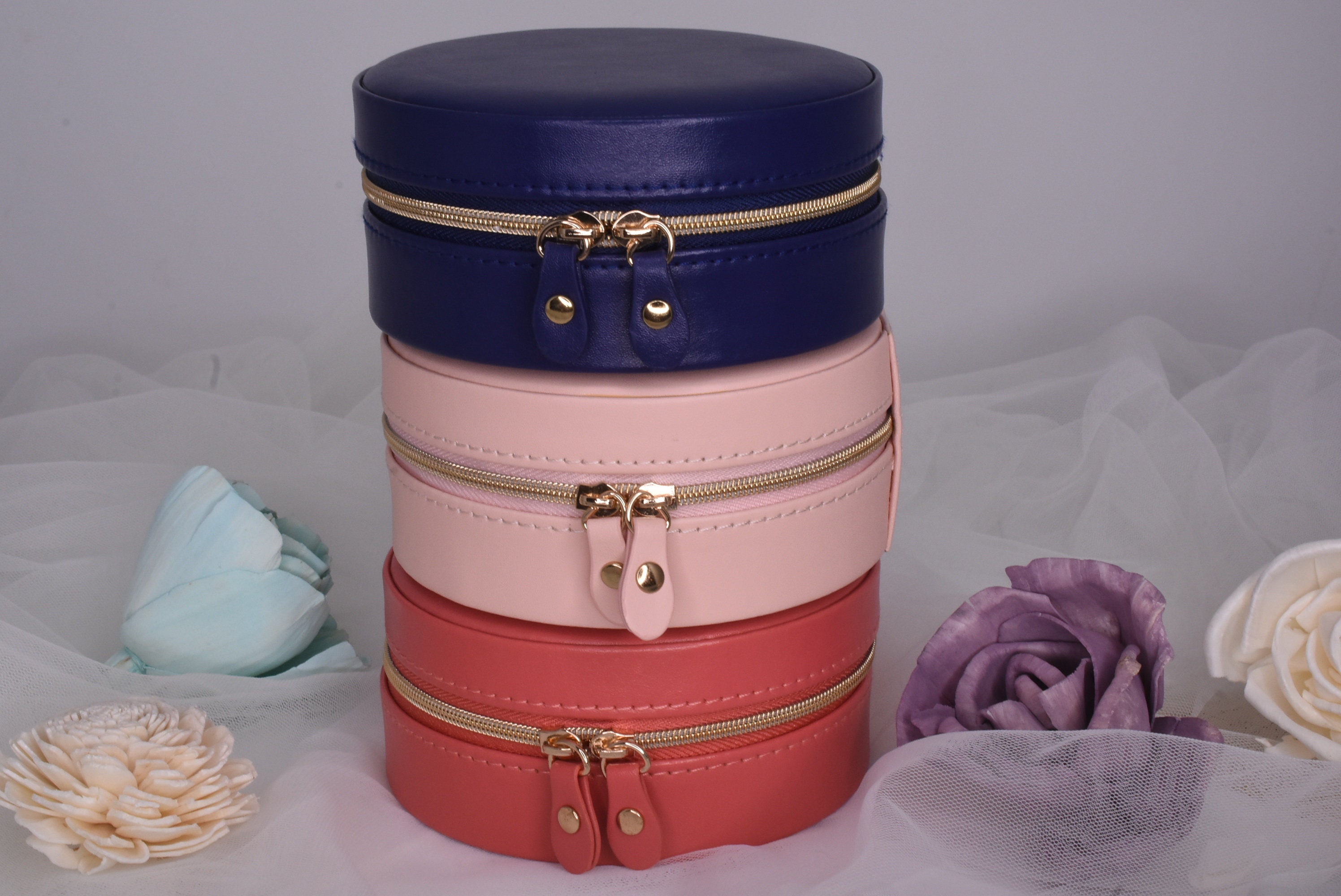 Round, Adjustable Jewelry Box, Necklaces, Rings Earrings Travel Case ...