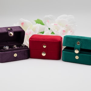 Velvet Ring Box Handmade Fits 6 The Traveler 3 COLORS Engagement Ring & Wedding set Elegant Keepsake Box Bridal Photo Detail Props