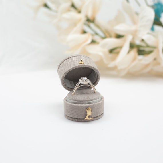 Antique Style Victorian Mini Oval Shape Ring Box LINNEN VELVET