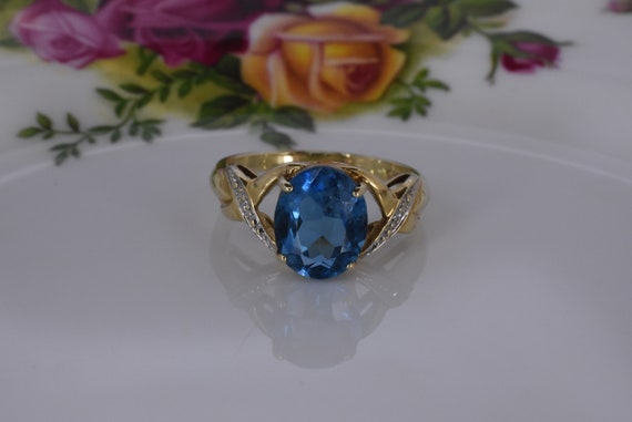 10k Yellow Gold  Two Tone  Blue Topaz  ladies  en… - image 2